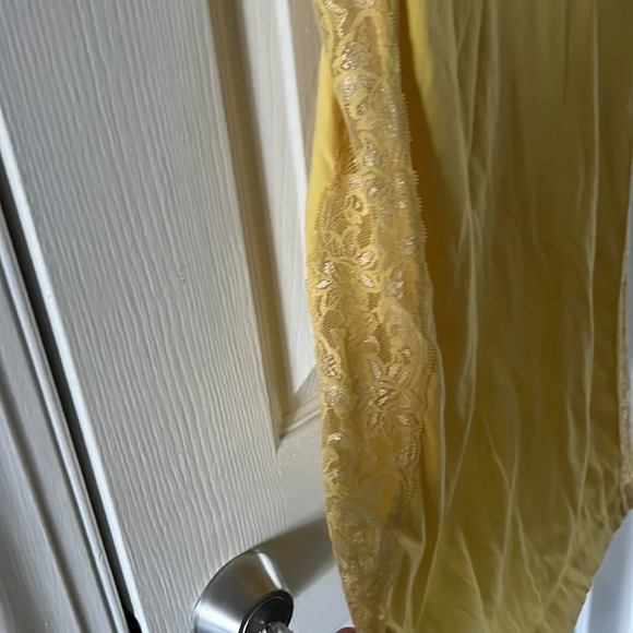 Color Story Womens laced tank - Picture 3 of 4